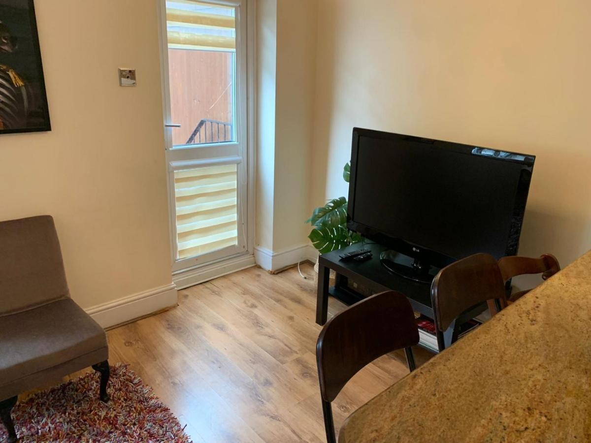 Lovely 1 Bedroom Flat In West Kensington Central London, Shepherd'S Bush Extérieur photo